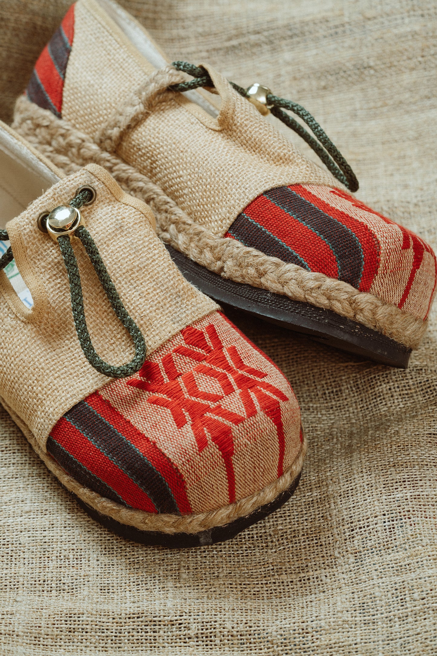 DOWN TO EARTH.ER ECO SHOES