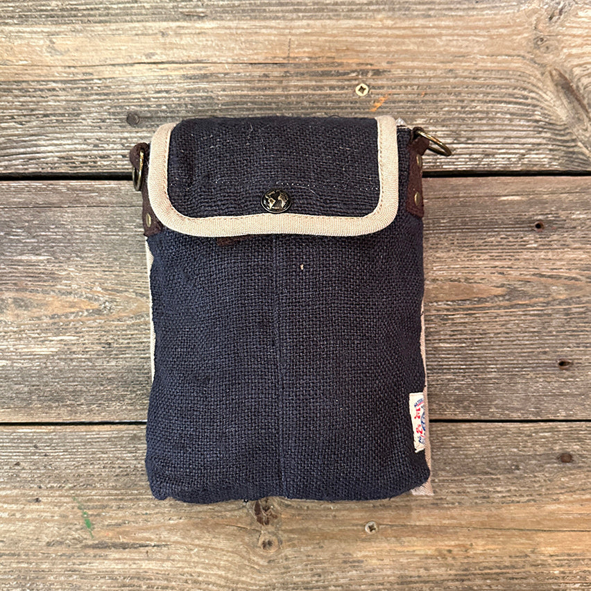 ZIP UP PHONE BAG